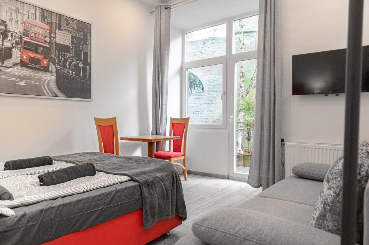 Fullfilling 3Br Shared Apartment With Pleasing Patio เวียนนา ภายนอก รูปภาพ