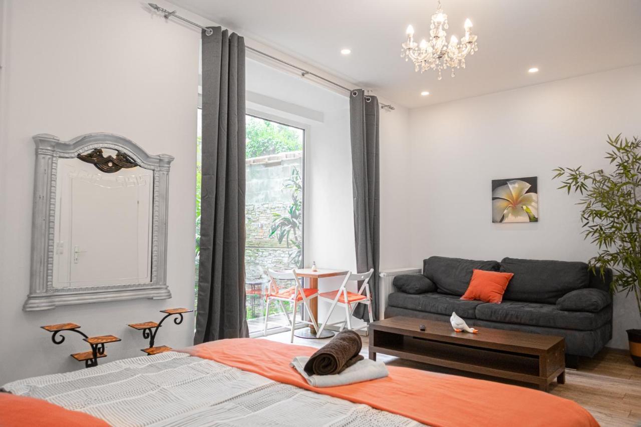 Fullfilling 3Br Shared Apartment With Pleasing Patio เวียนนา ภายนอก รูปภาพ