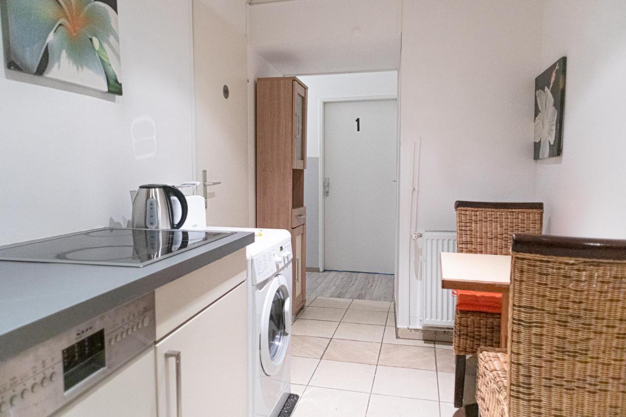 Fullfilling 3Br Shared Apartment With Pleasing Patio เวียนนา ภายนอก รูปภาพ