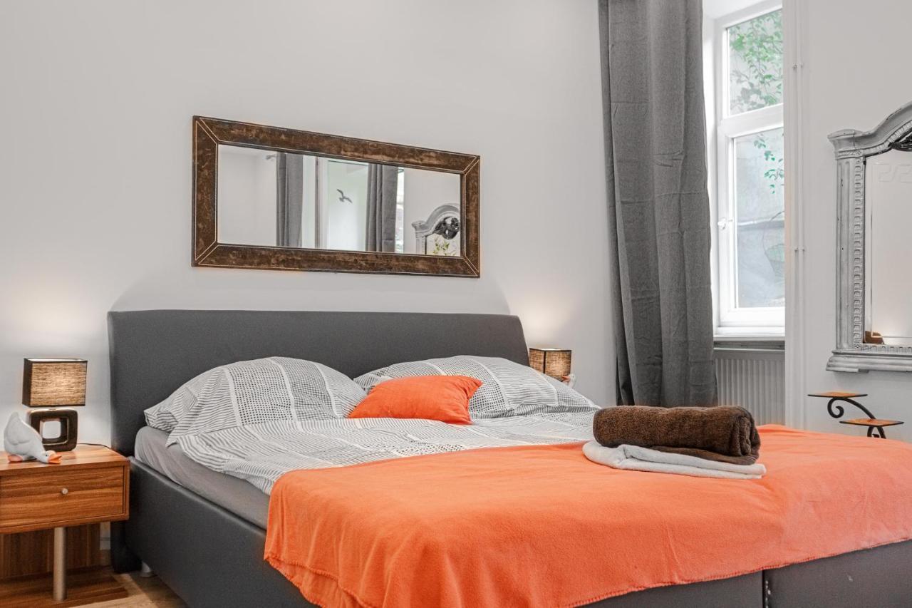 Fullfilling 3Br Shared Apartment With Pleasing Patio เวียนนา ภายนอก รูปภาพ